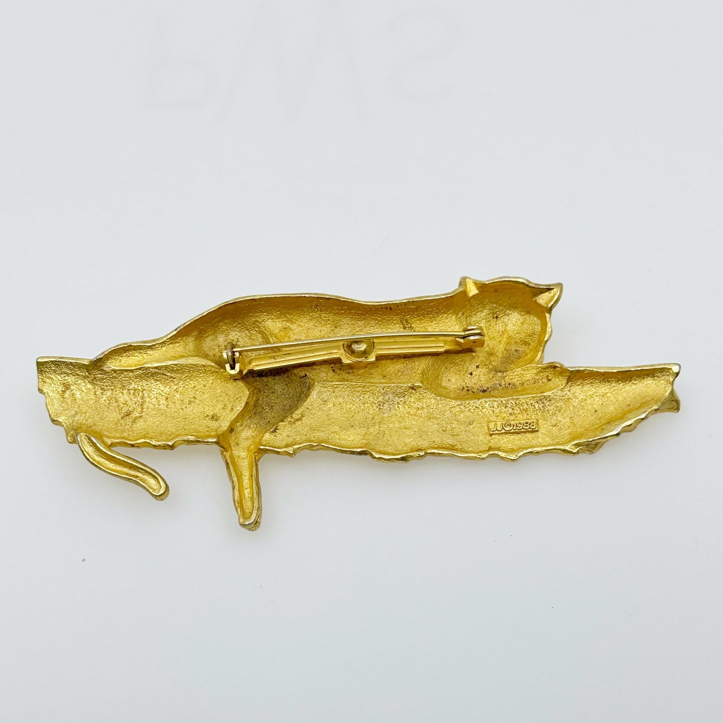 JJ 1988 Gold tone Leopard Brooch