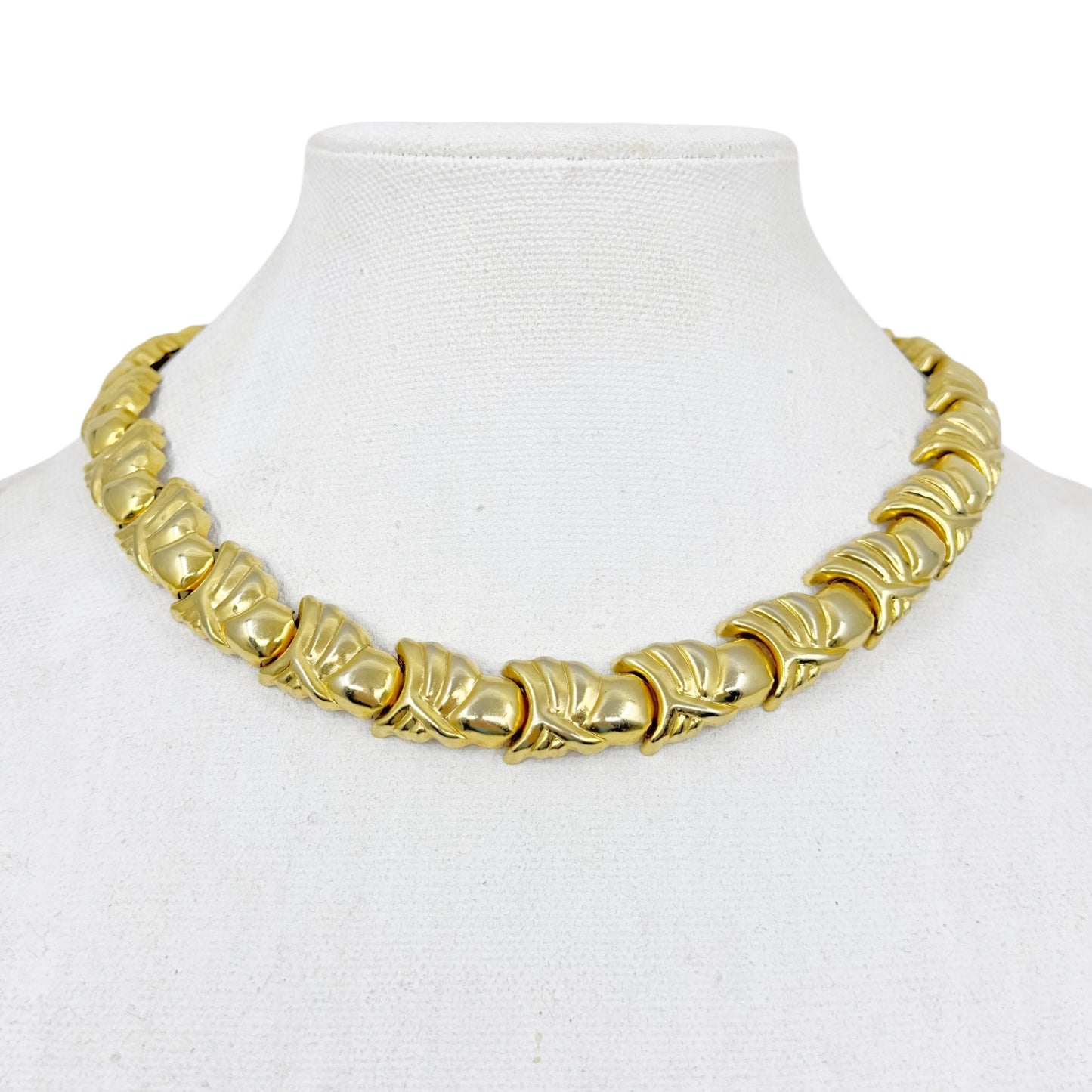 Vintage Gold tone necklace