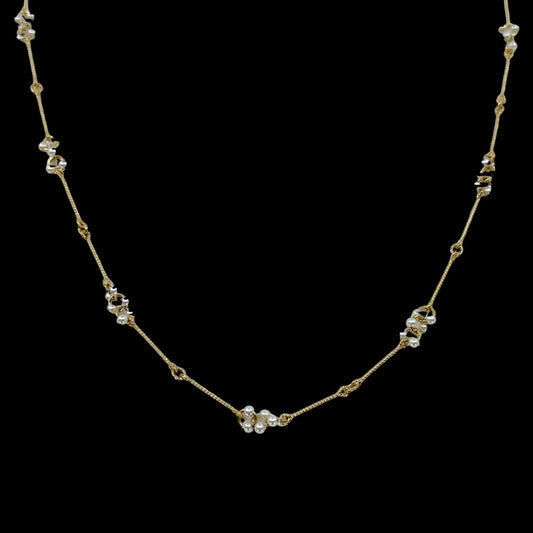 Avon Gold tone pearl necklace