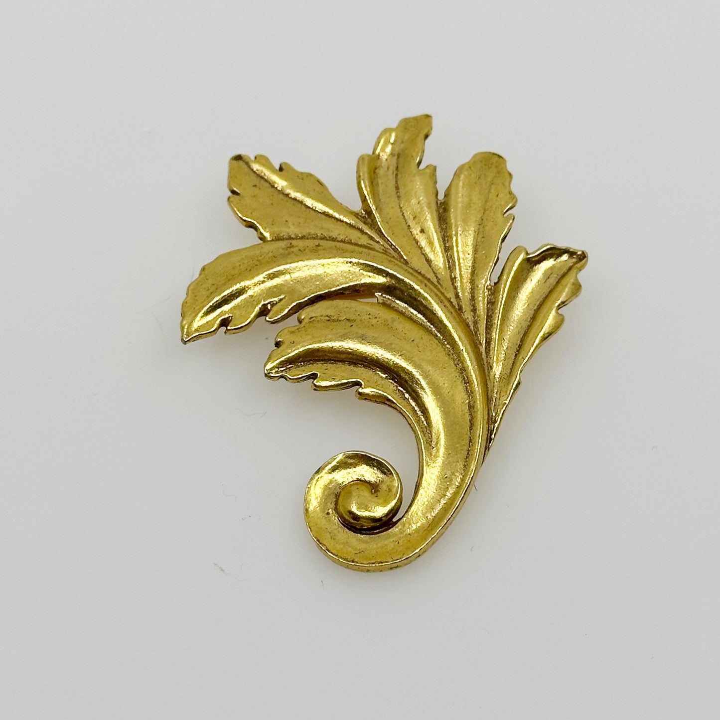 Metropolitan Museum of Art MMA Gold tone acanthus leaf brooch