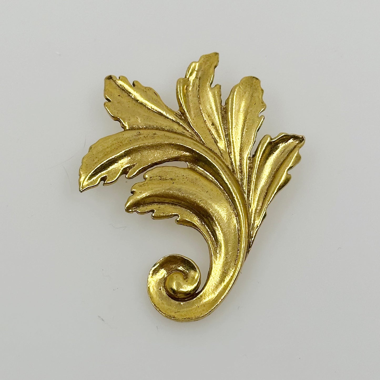 Metropolitan Museum of Art MMA Gold tone acanthus leaf brooch