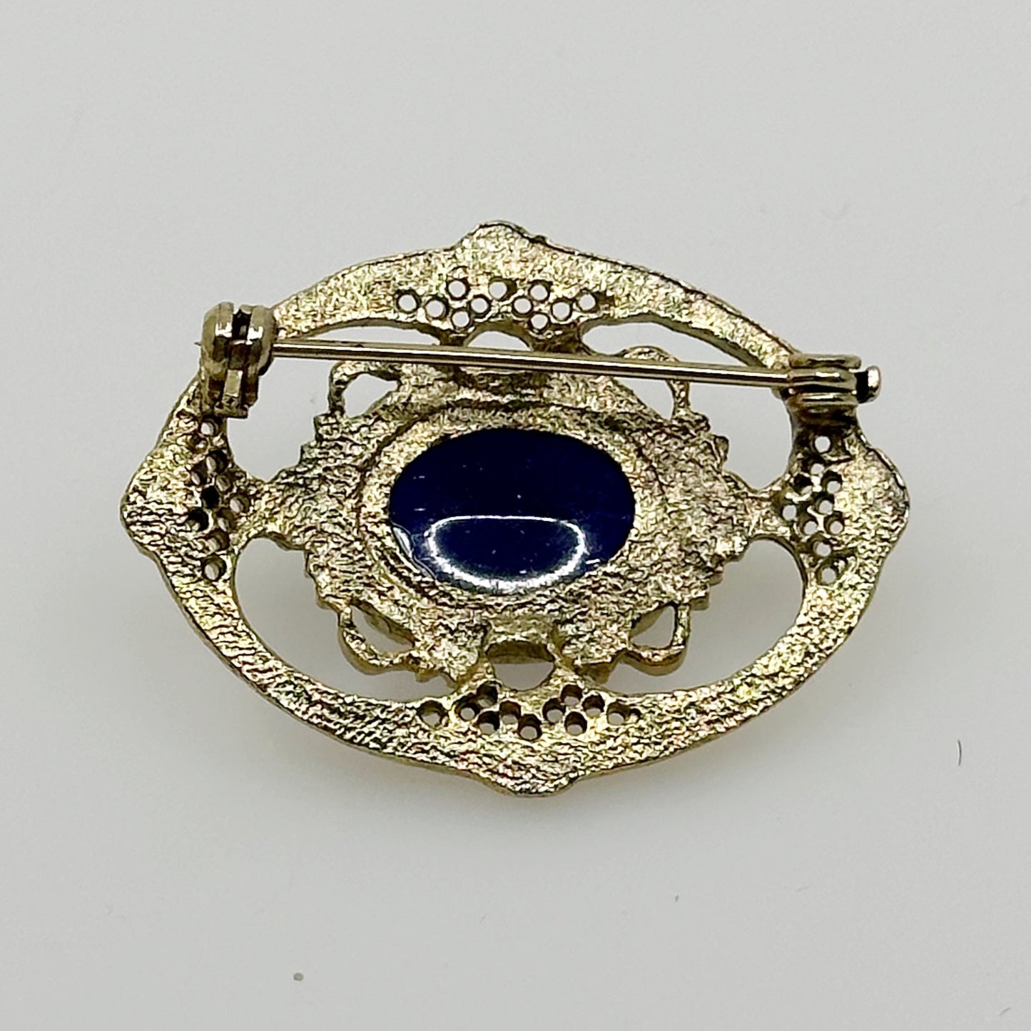 Vintage Gold tone lapis lazuli lucite cabochon brooch