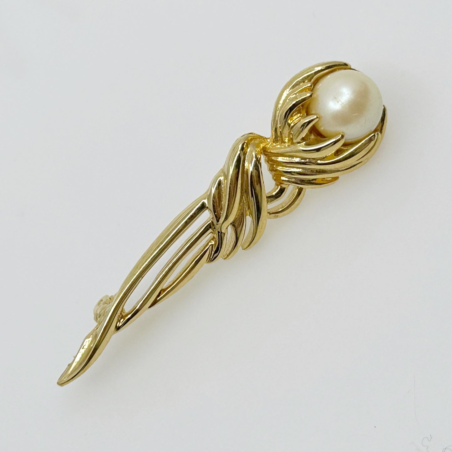 Vintage Gold tone pearl brooch