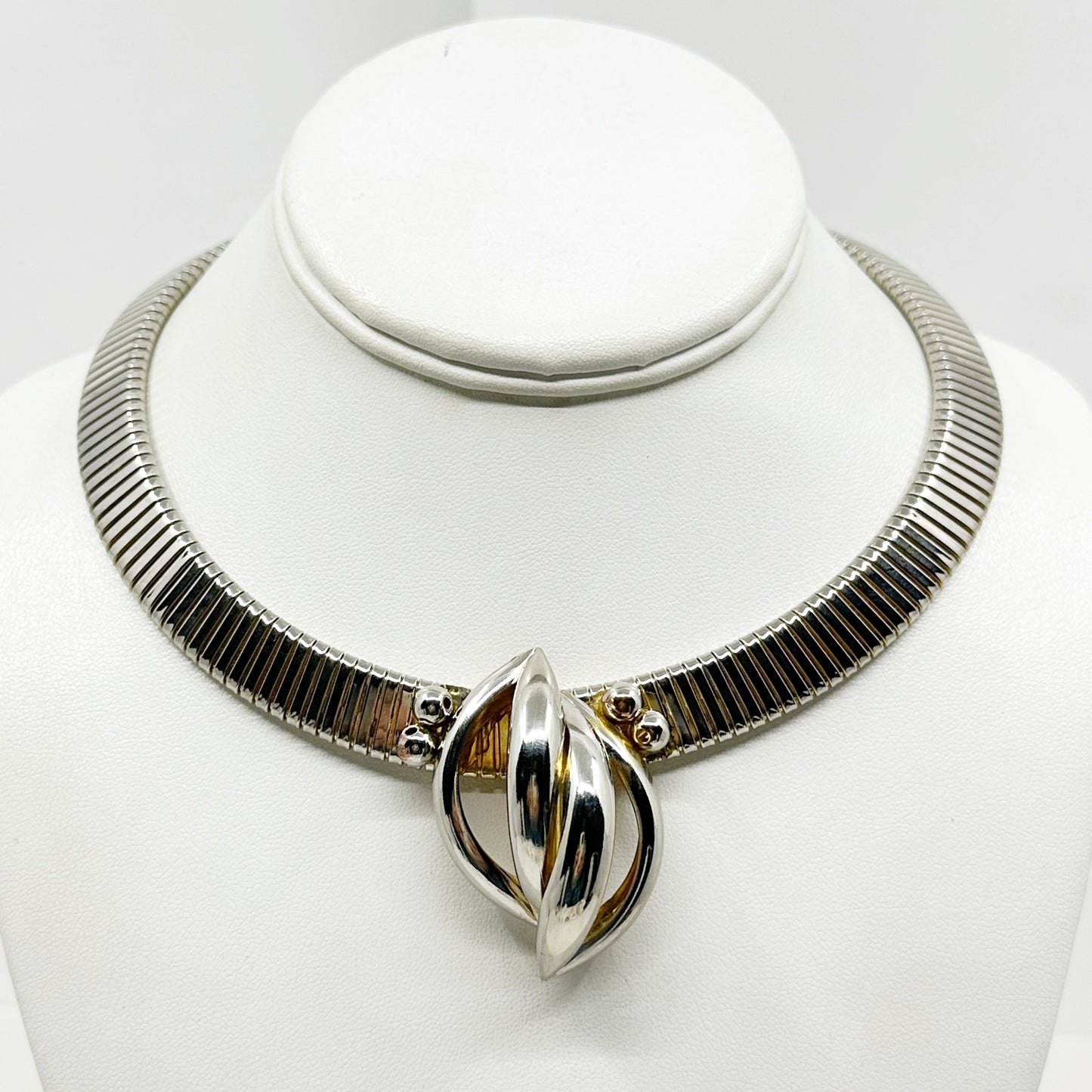 Vintage Silver tone tubogas necklace