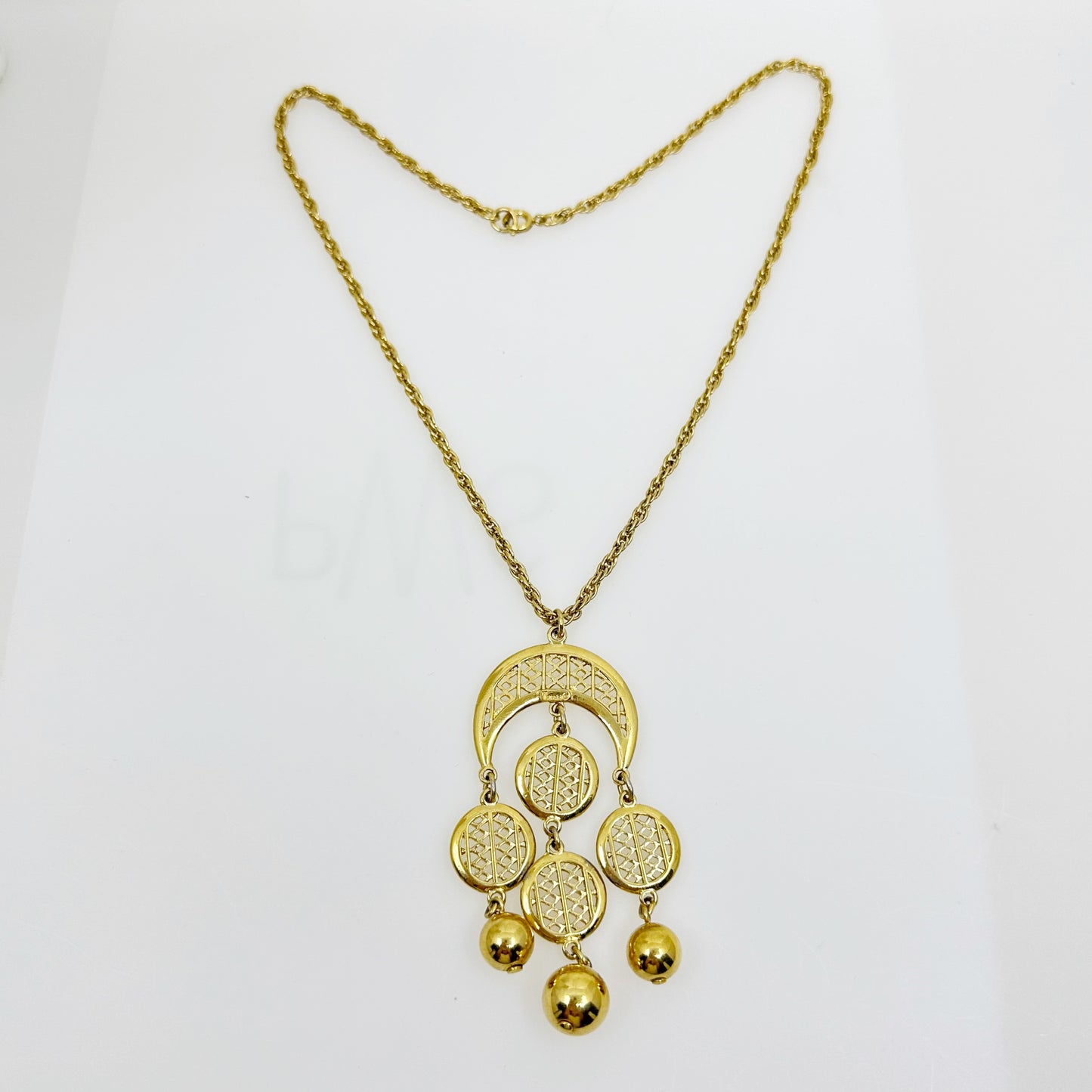 Vintage Trifari Gold Tone chandelier pendant necklace