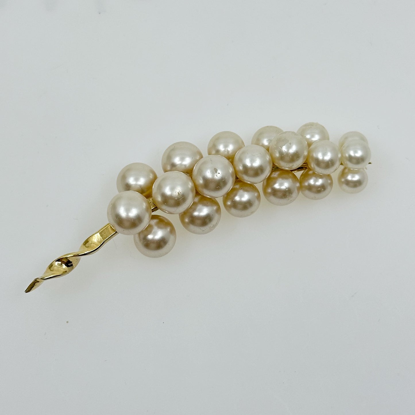 Oversized Vintage Gold tone pearl brooch