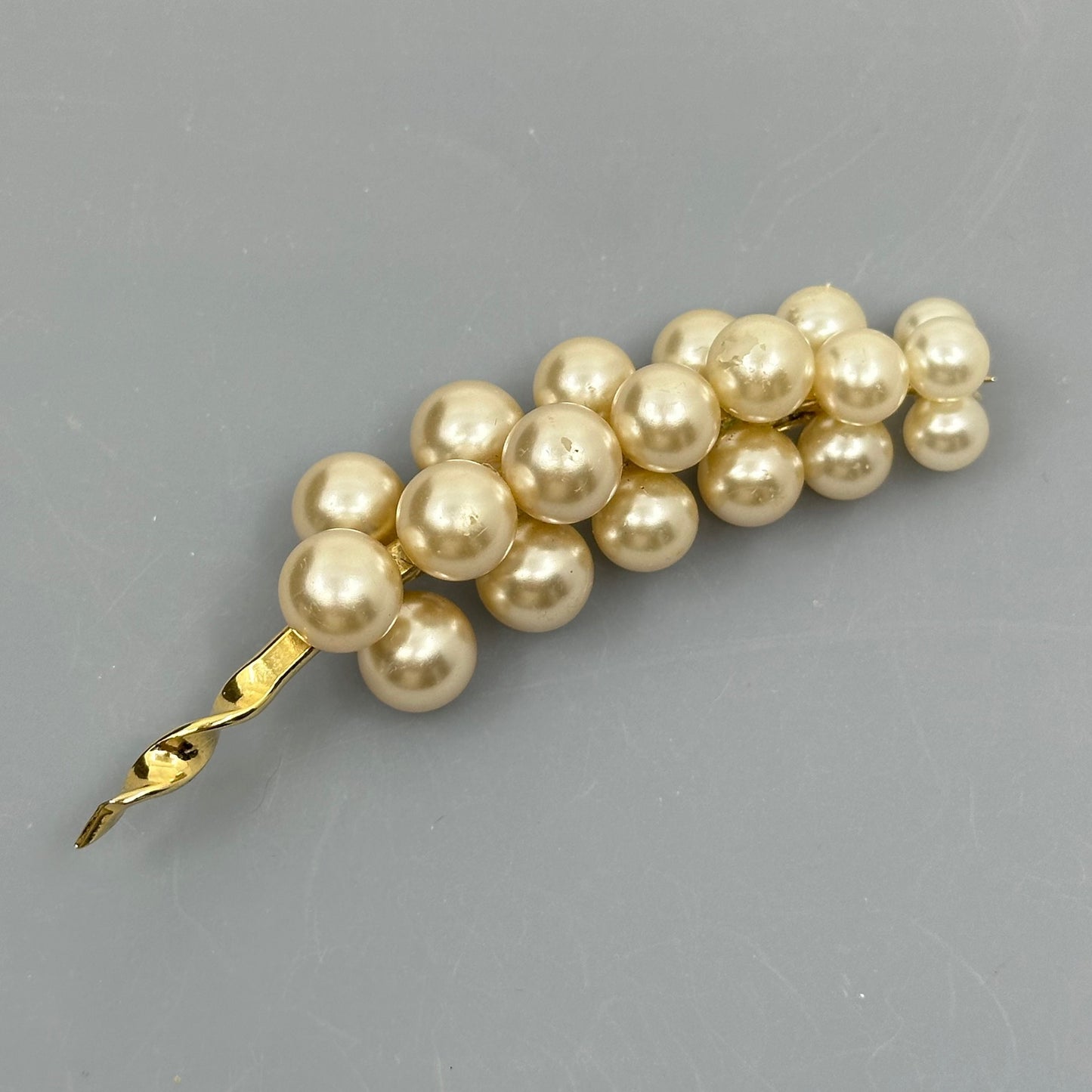 Oversized Vintage Gold tone pearl brooch