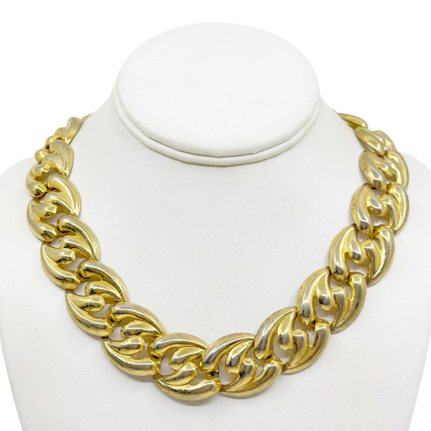 Vintage Gold tone necklace