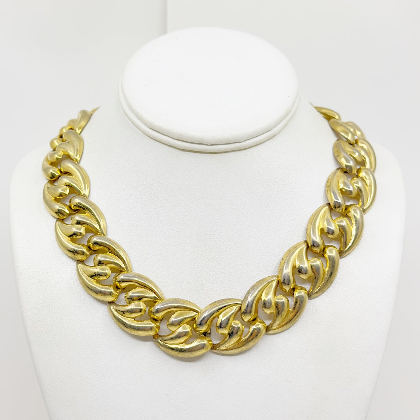 Vintage Gold tone necklace