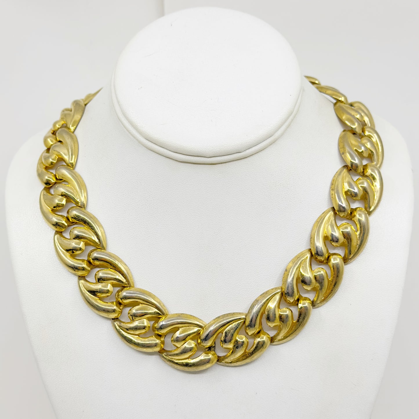 Vintage Gold tone necklace