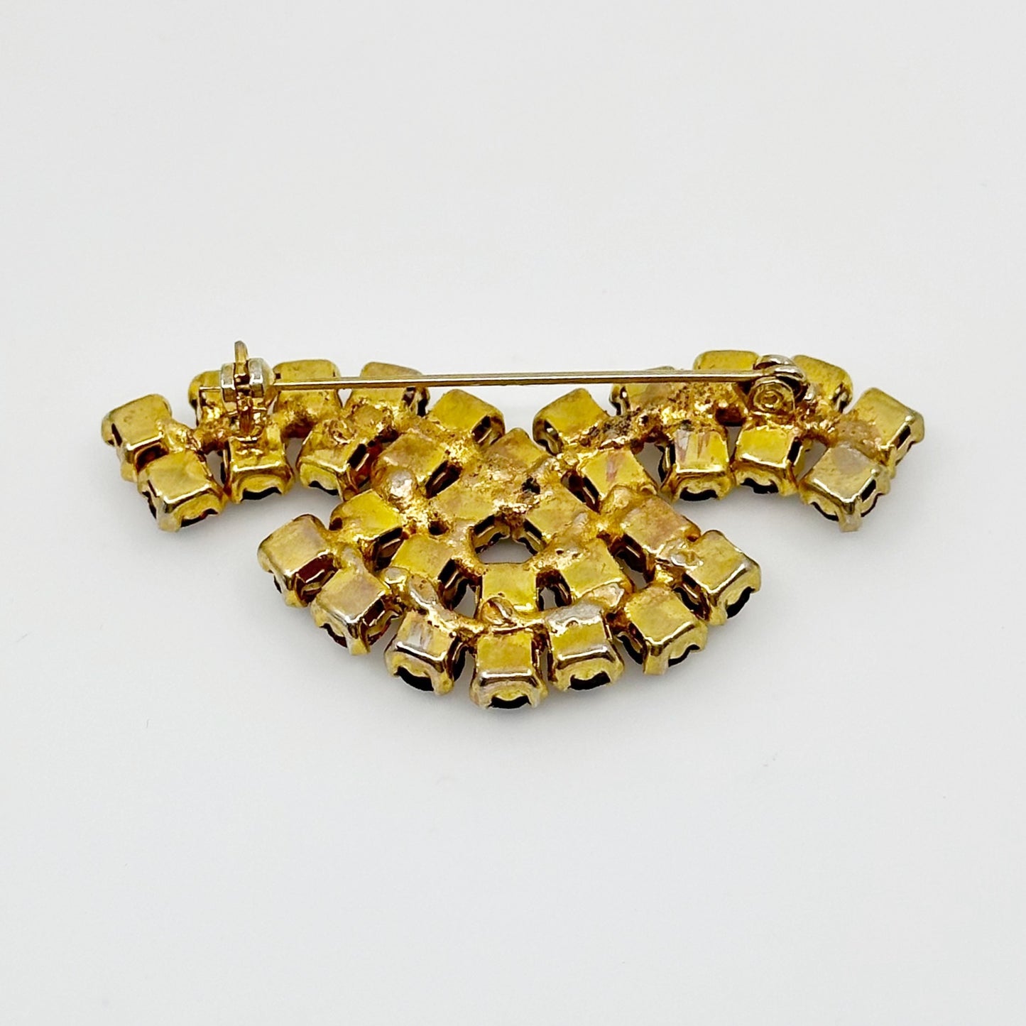 Vintage Gold tone Rhinestone brooch