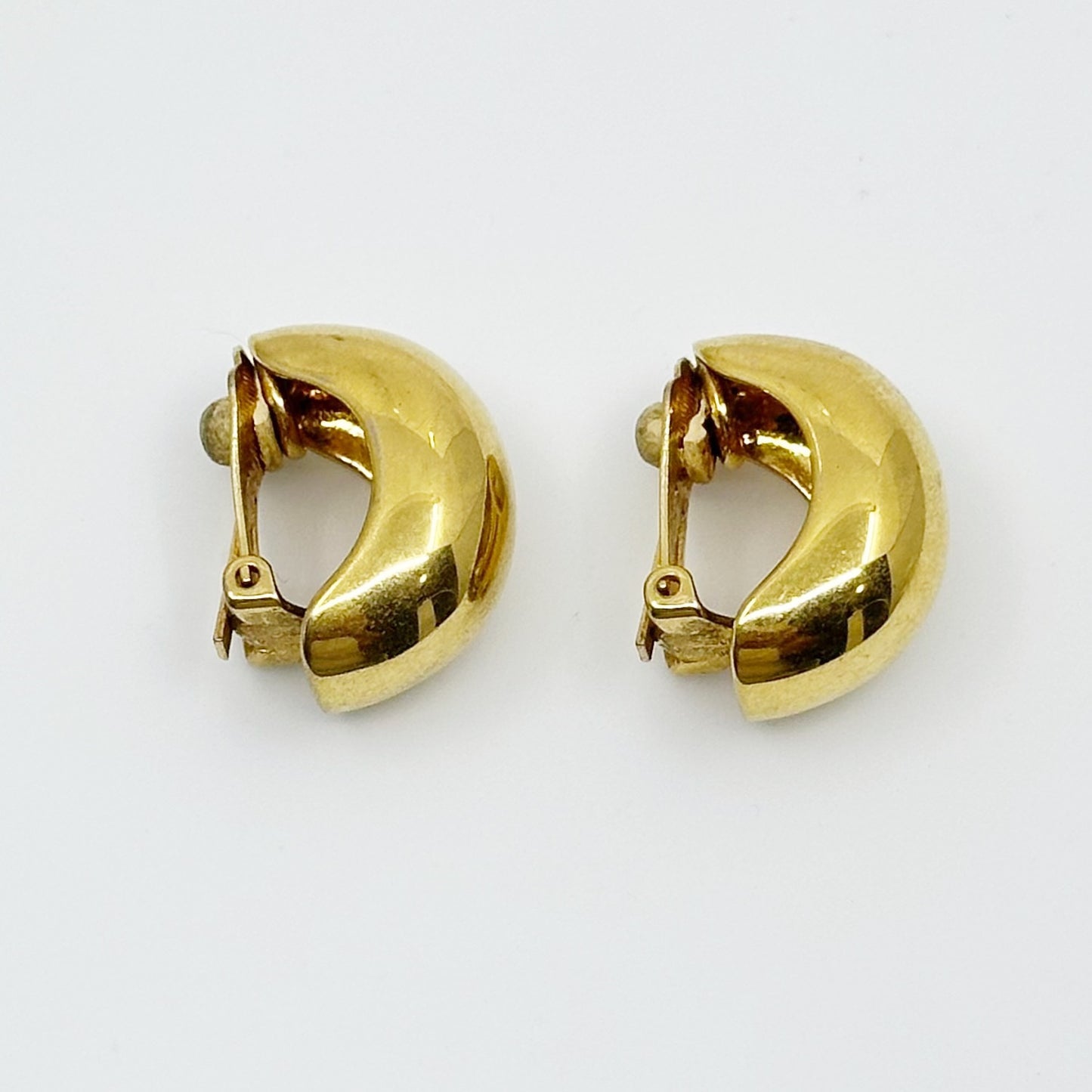 Vintage Grosse Germany gold tone clip on earrings