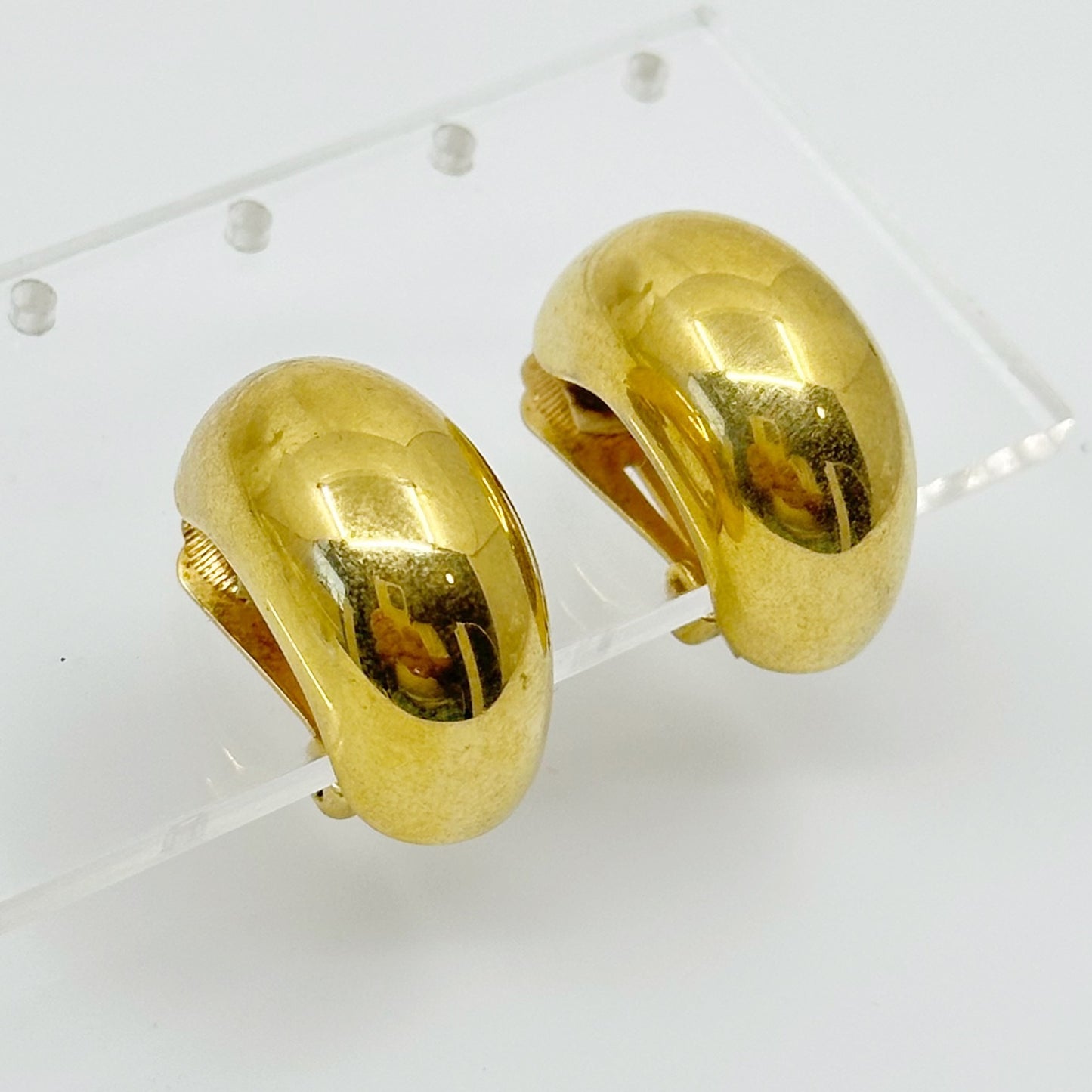 Vintage Grosse Germany gold tone clip on earrings