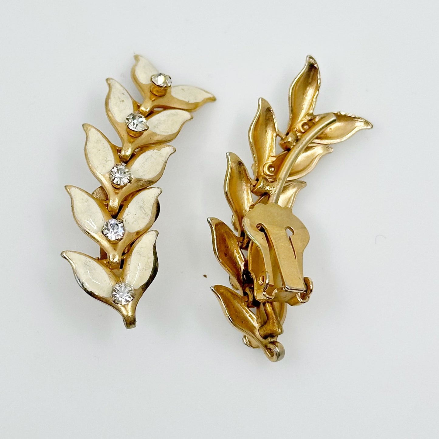 Vintage Gold tone rhinestone enamel clip on earrings