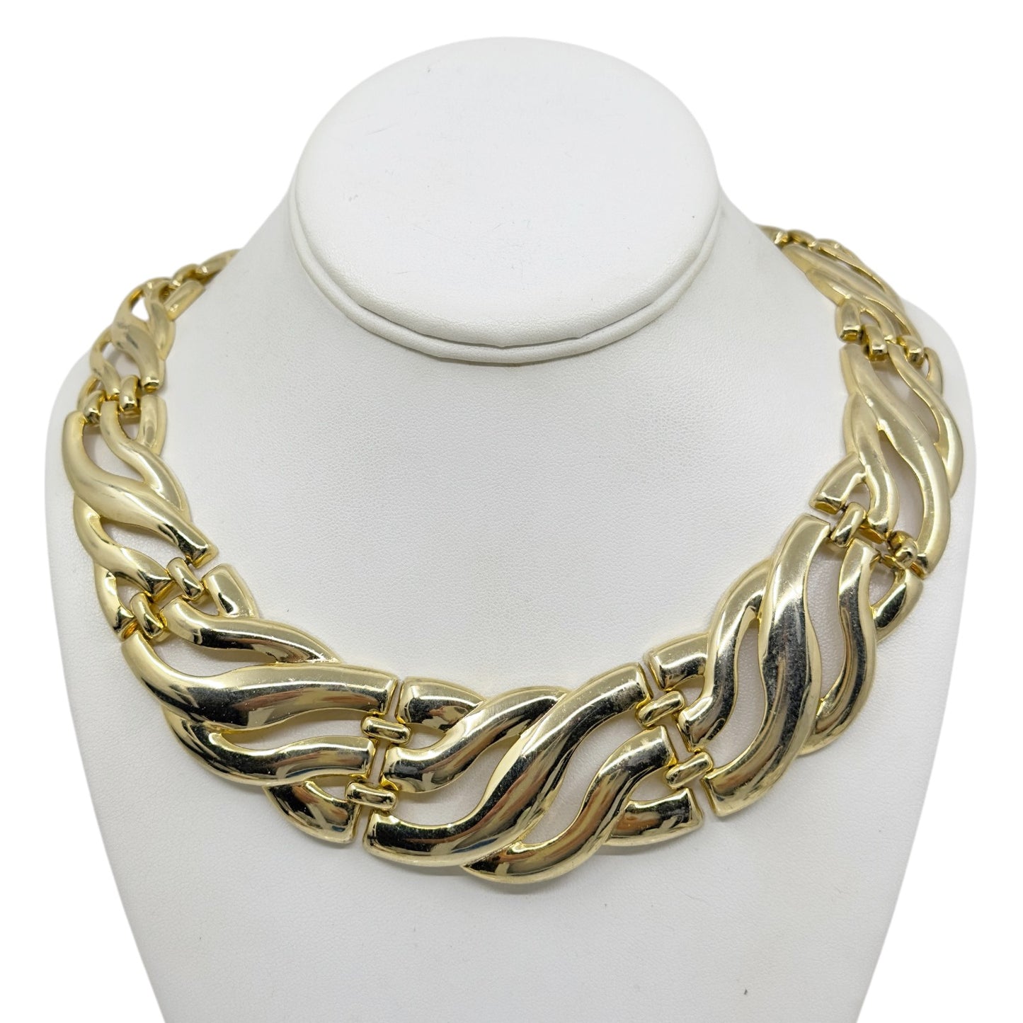 Vintage Gold tone necklace