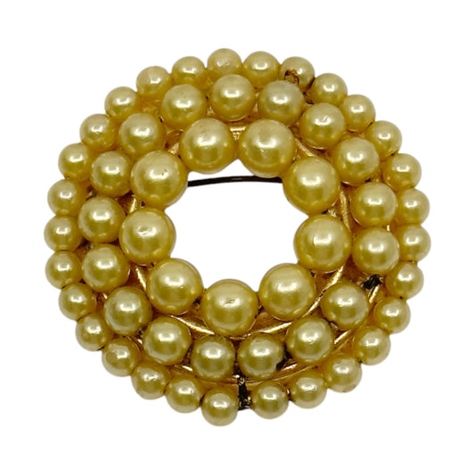 Vintage Gold Tone pearl brooch