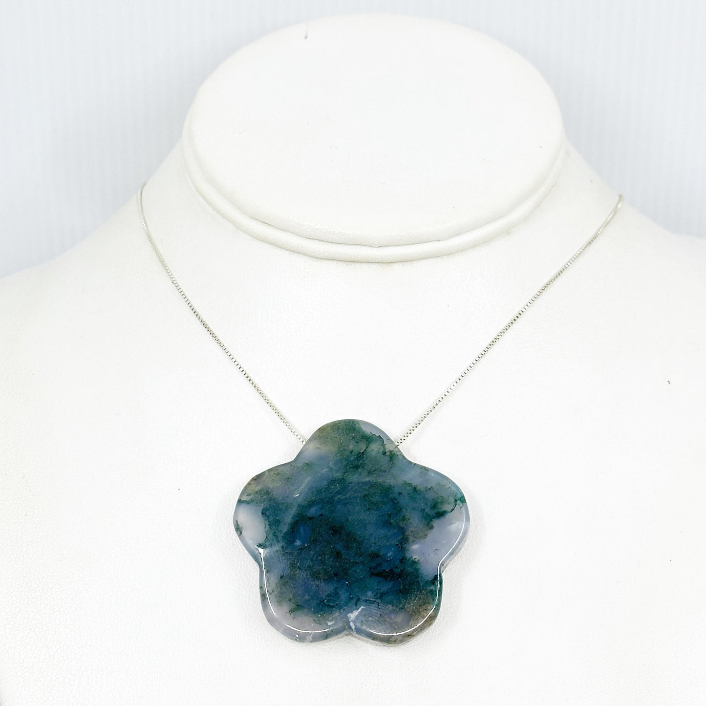 Sterling silver carved agate flower bead necklace