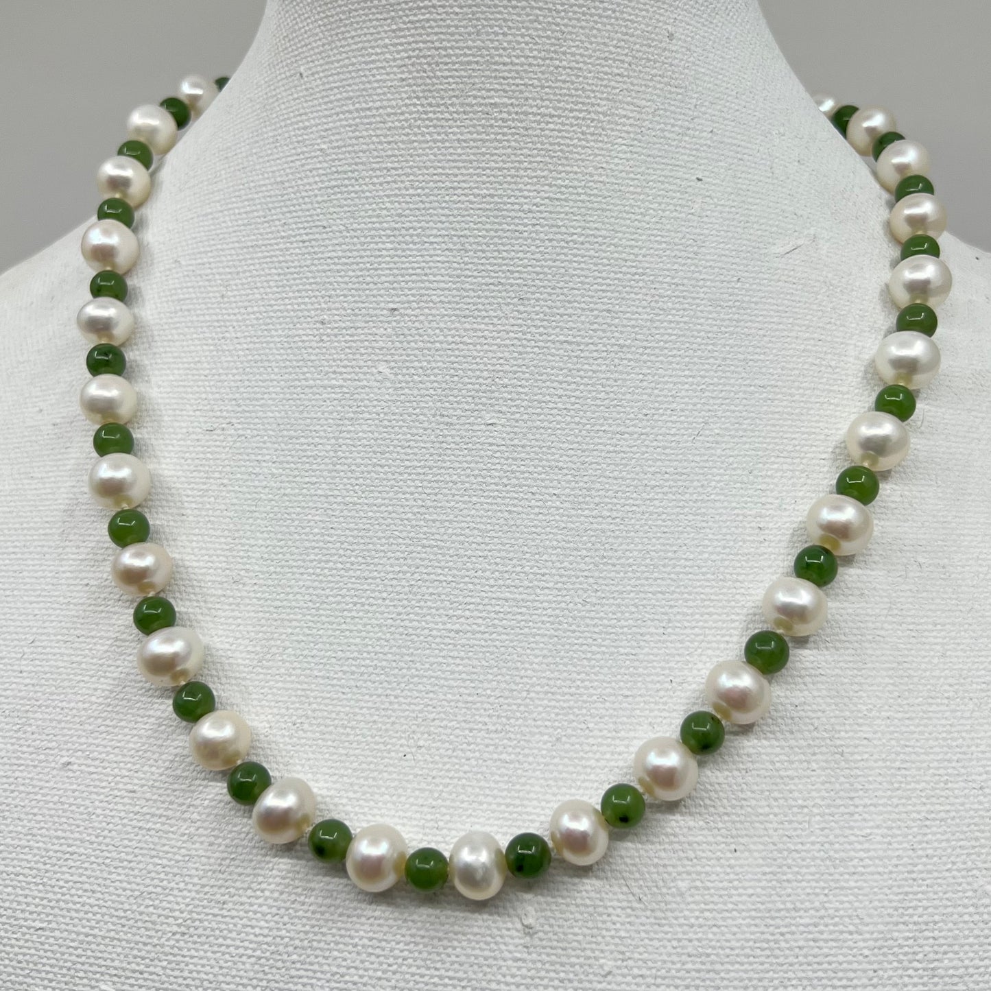 Sterling silver 11.5mm  pearl & jade necklace