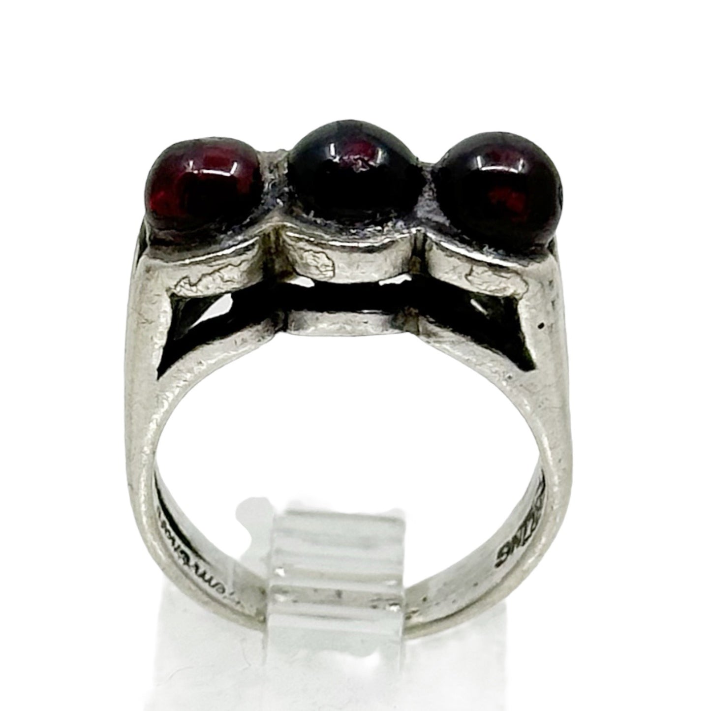 sterling silver cabochon garnet ring