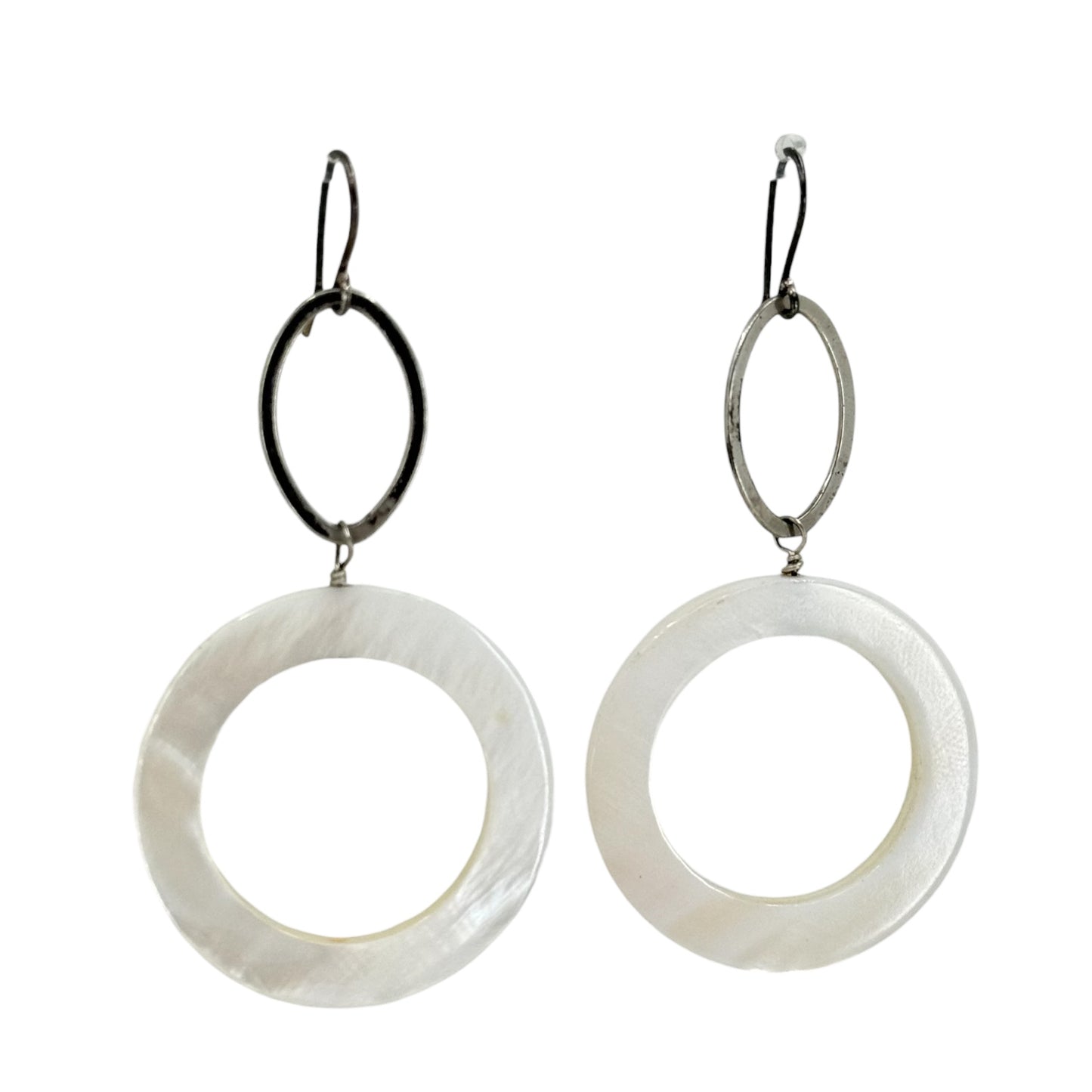 Sterling silver Mother of Pearl shell earrings - GM448