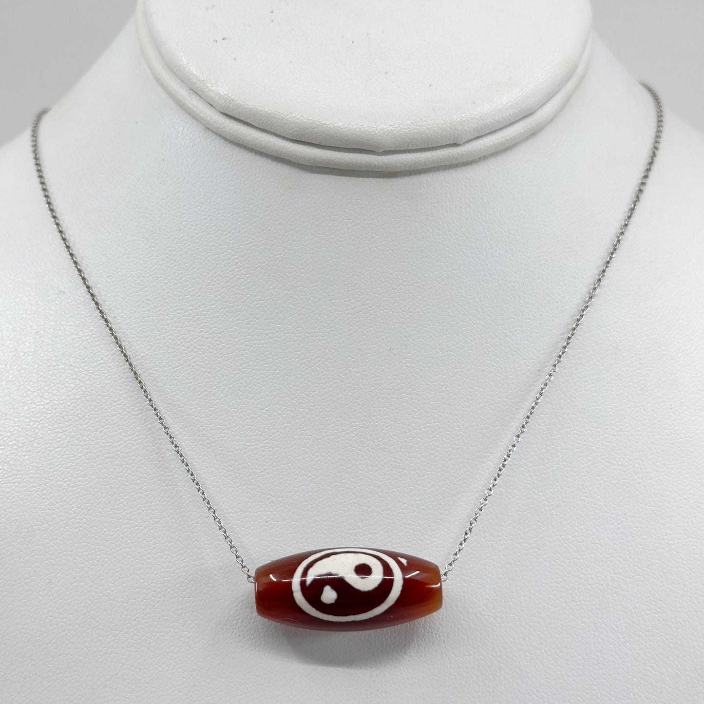 Sterling silver carnelian bead pendant necklace