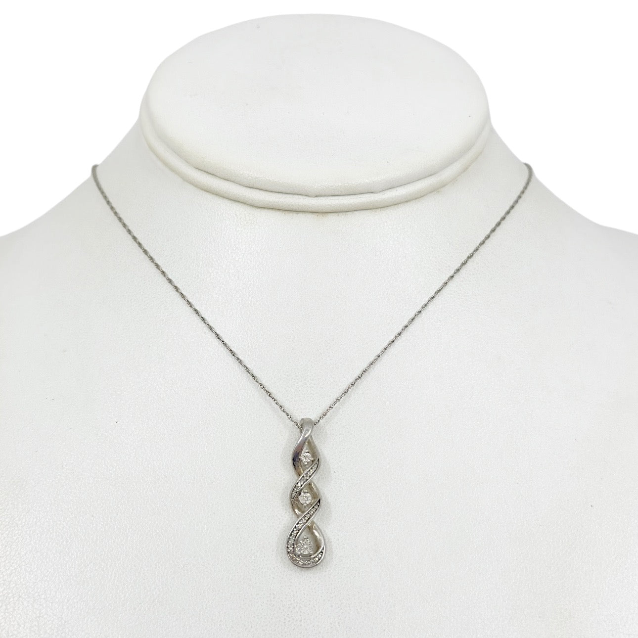 Sterling silver diamond pendant necklace