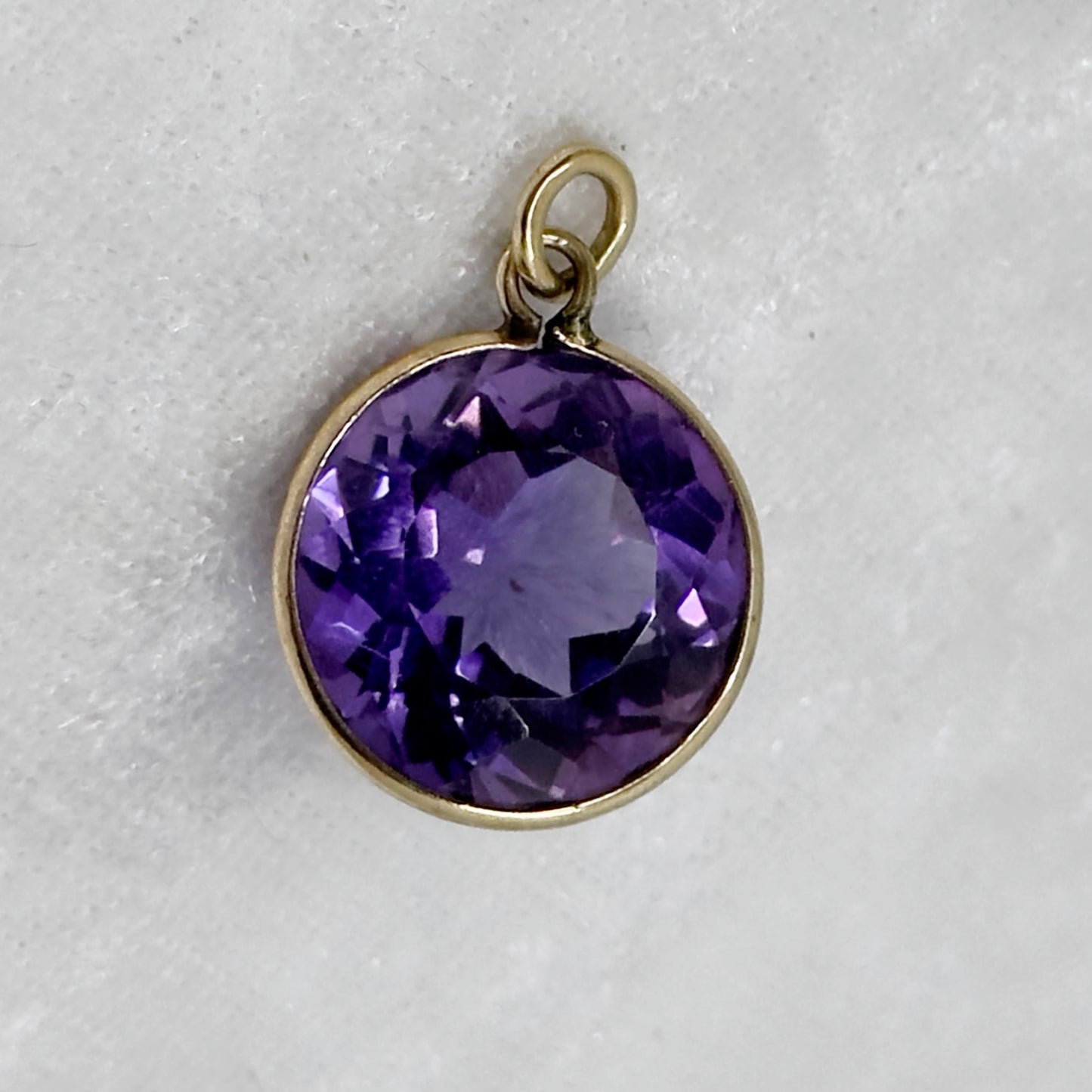 Vintage 14k Gold 15mm amethyst pendant