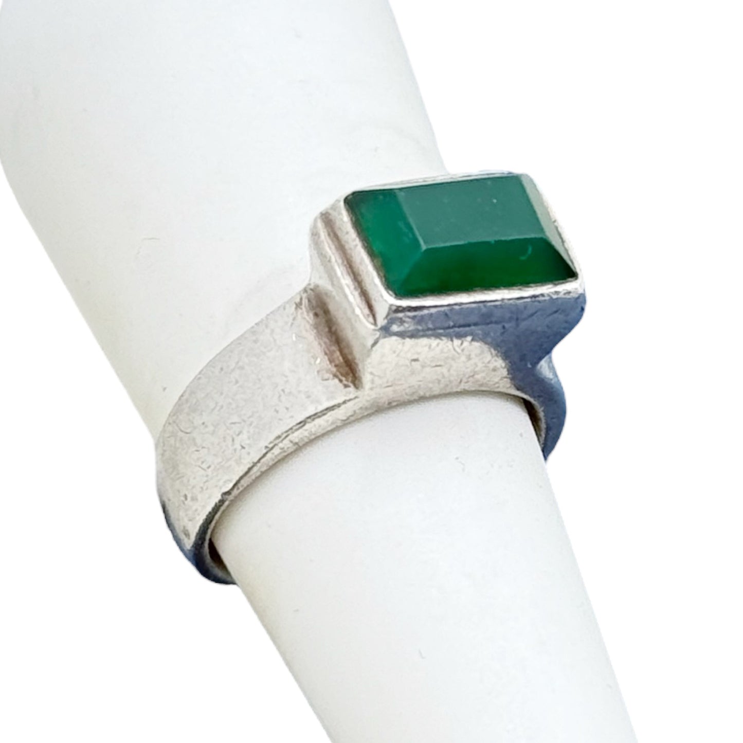 Mid Century sterling silver chrysoprase ring - GM354