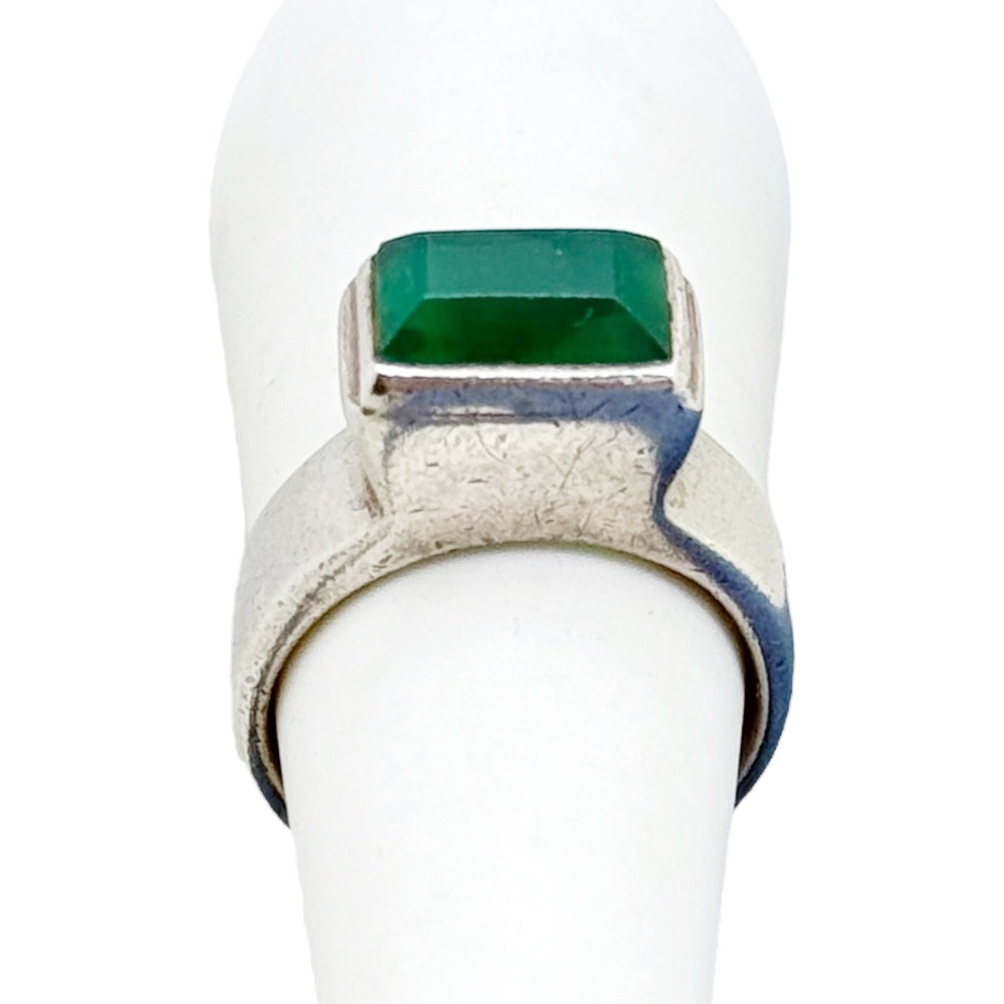 Mid Century sterling silver chrysoprase ring - GM354