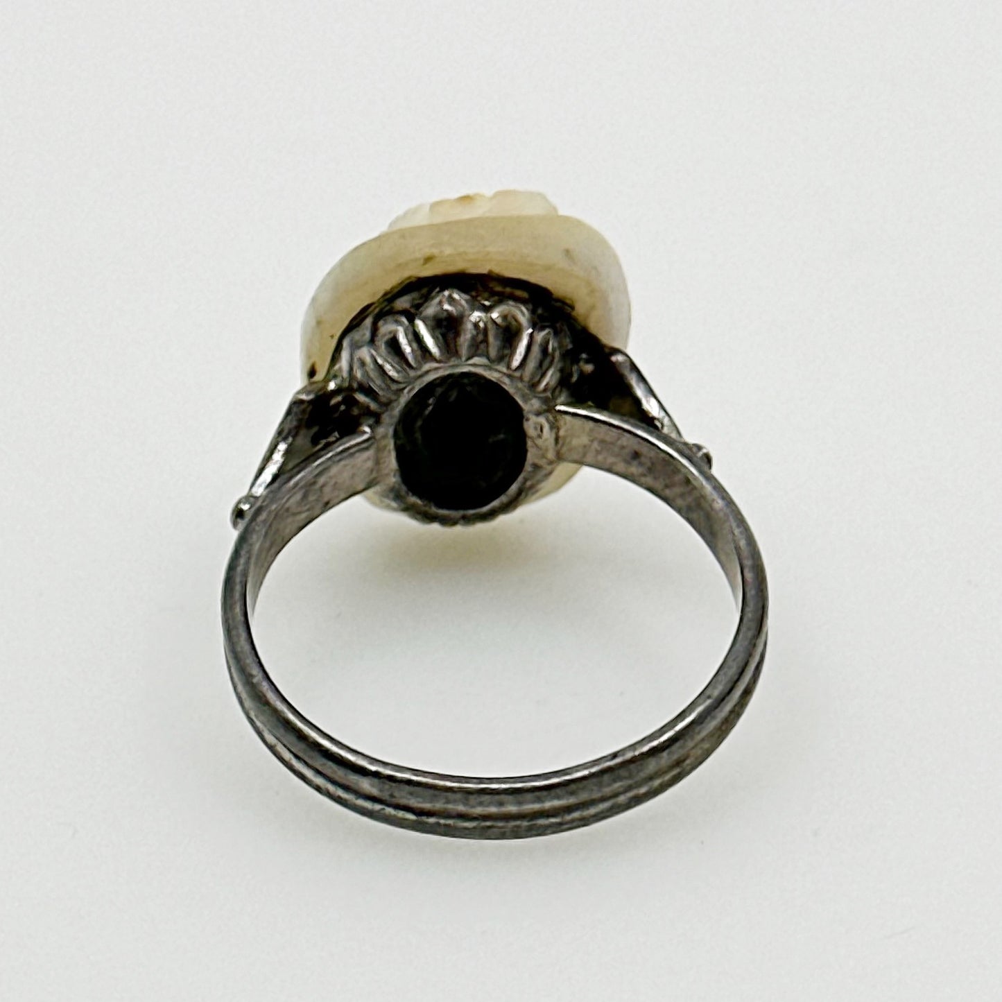 Art Deco sterling silver shell cameo ring