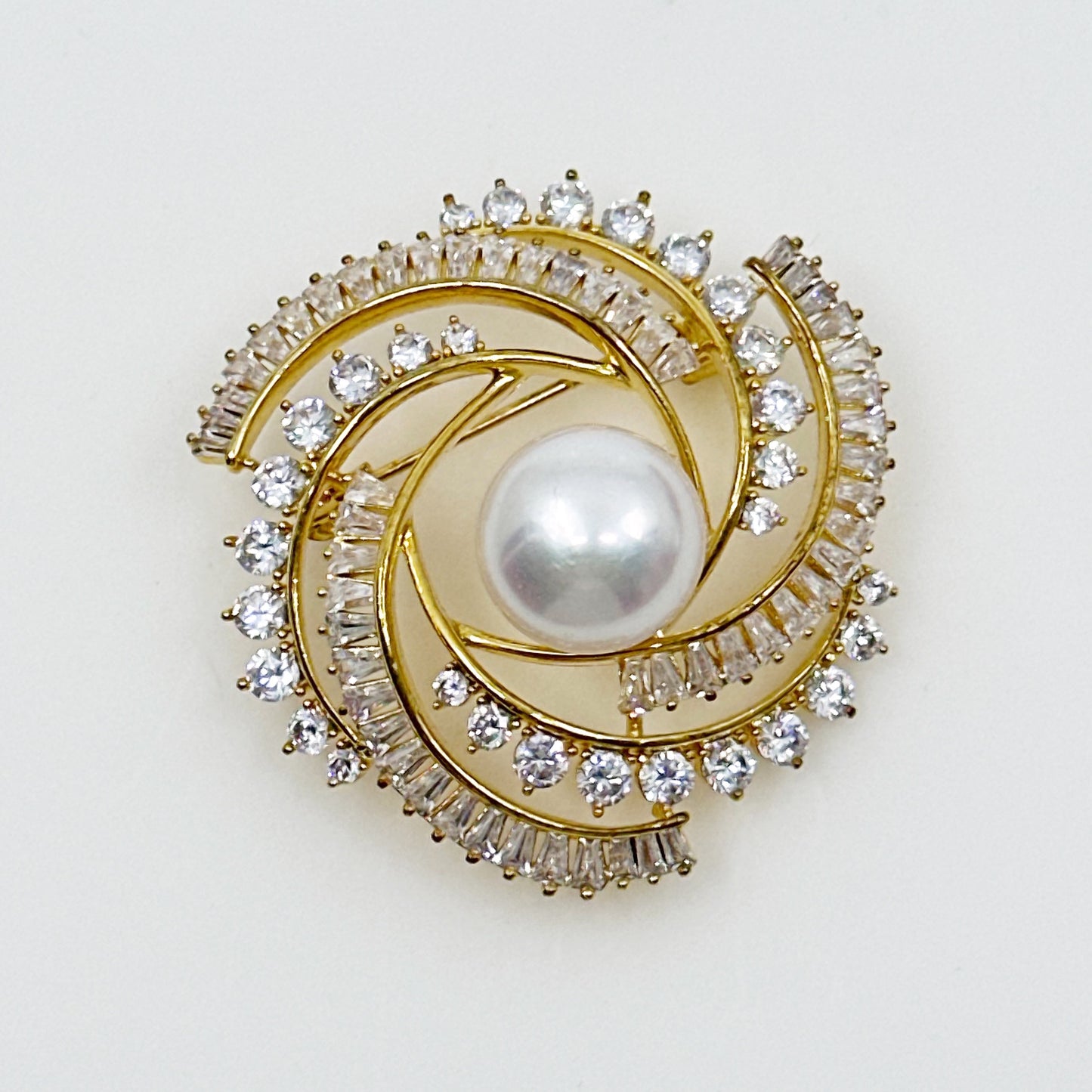 Gold Filled 12.5mm freshwater pearl & cubic zirconia brooch