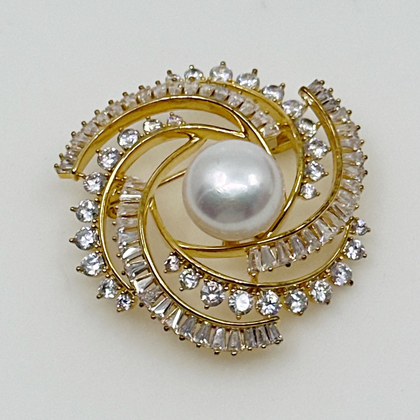 Gold Filled 12.5mm freshwater pearl & cubic zirconia brooch