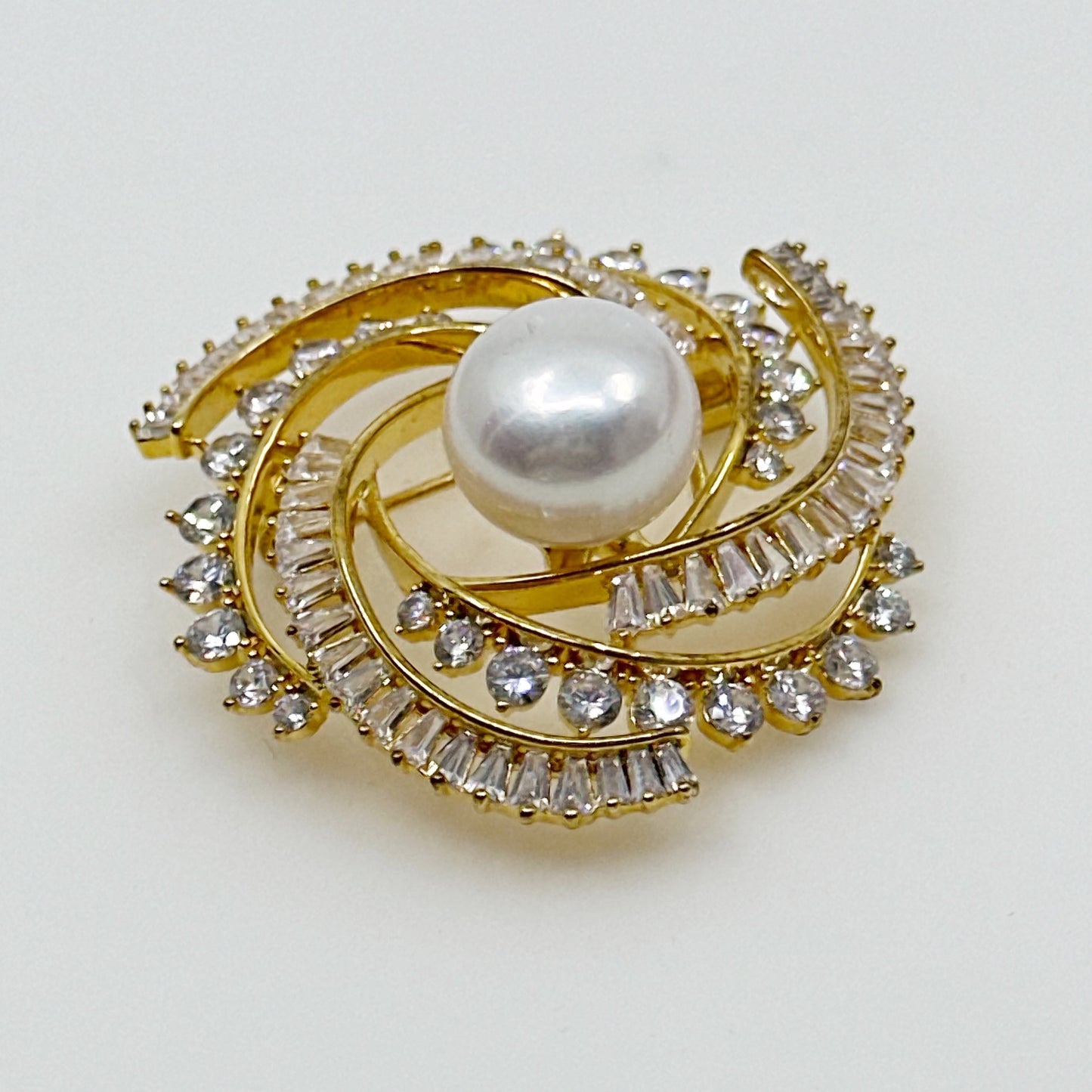 Gold Filled 12.5mm freshwater pearl & cubic zirconia brooch