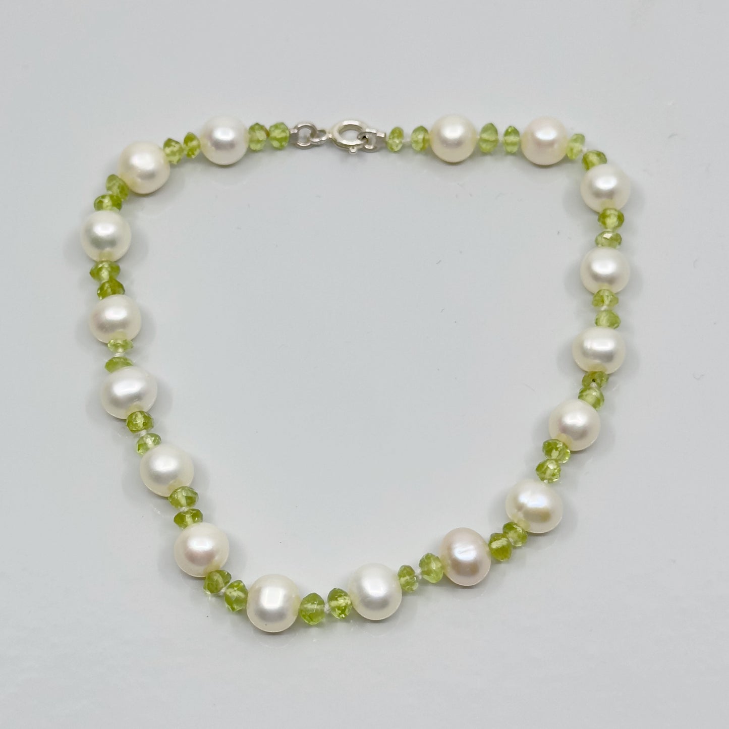 sterling silver freshwater pearl & peridot bead bracelet