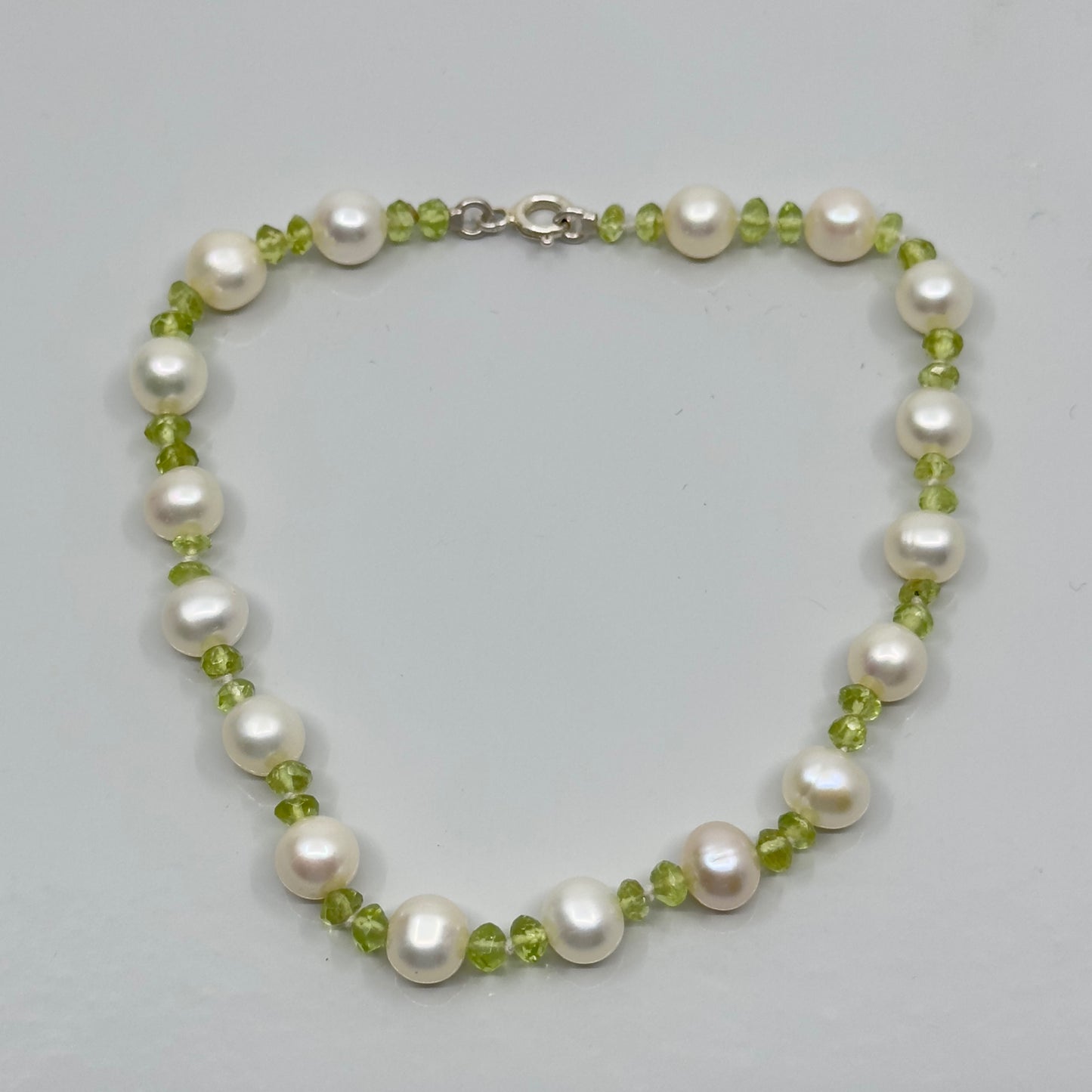 sterling silver freshwater pearl & peridot bead bracelet