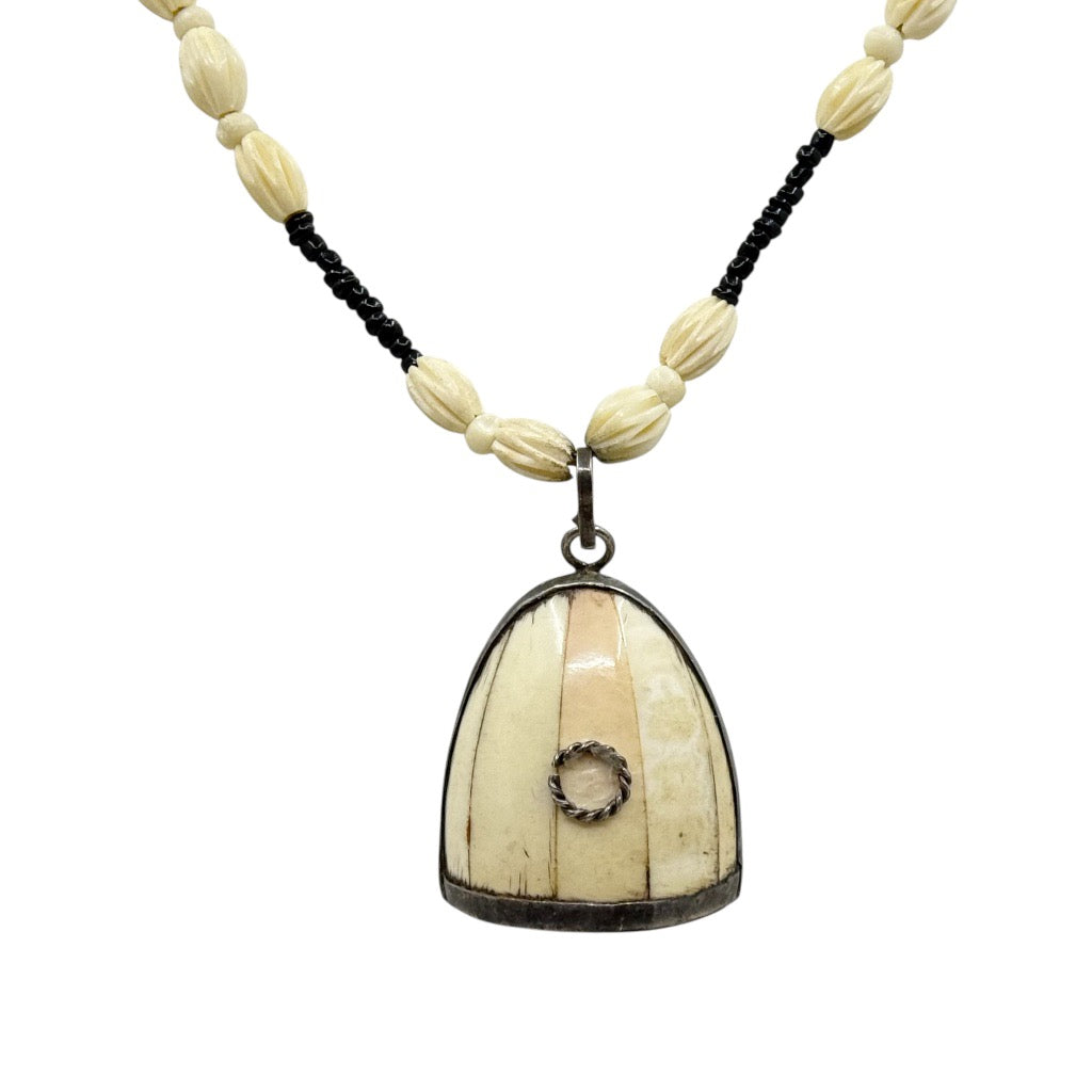 Vintage Indian Sterling silver bone pendant necklace - GM940