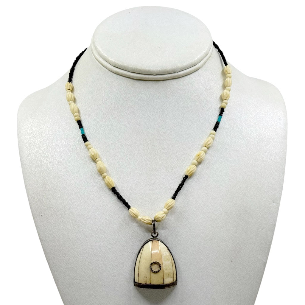 Vintage Indian Sterling silver bone pendant necklace - GM940