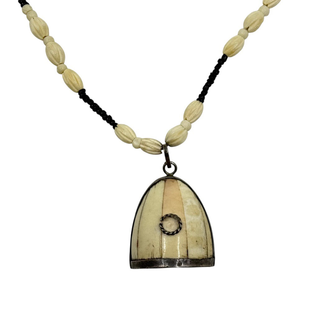 Vintage Indian Sterling silver bone pendant necklace - GM940