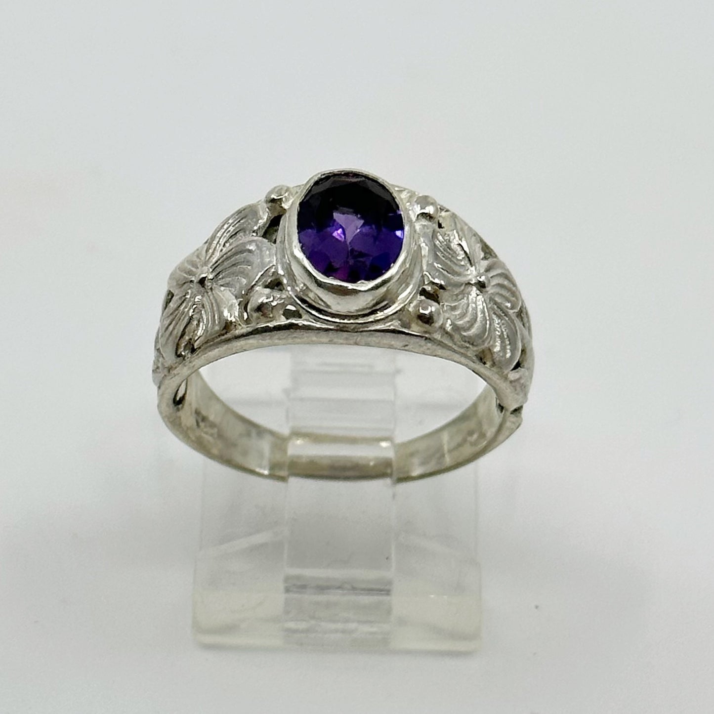 sterling silver purple cubic zirconia Ring