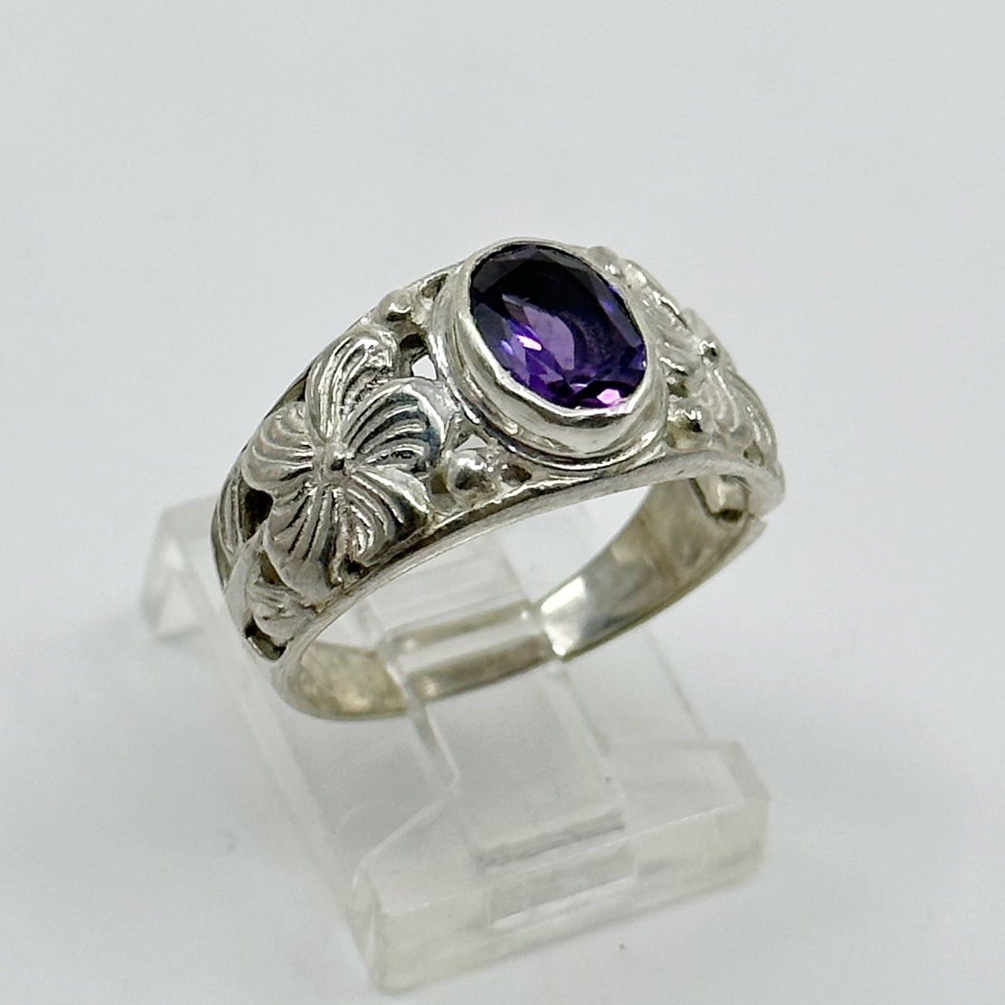 sterling silver purple cubic zirconia Ring