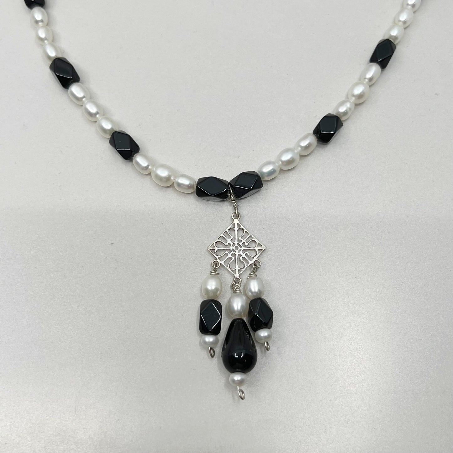 sterling silver pearl & onyx necklace